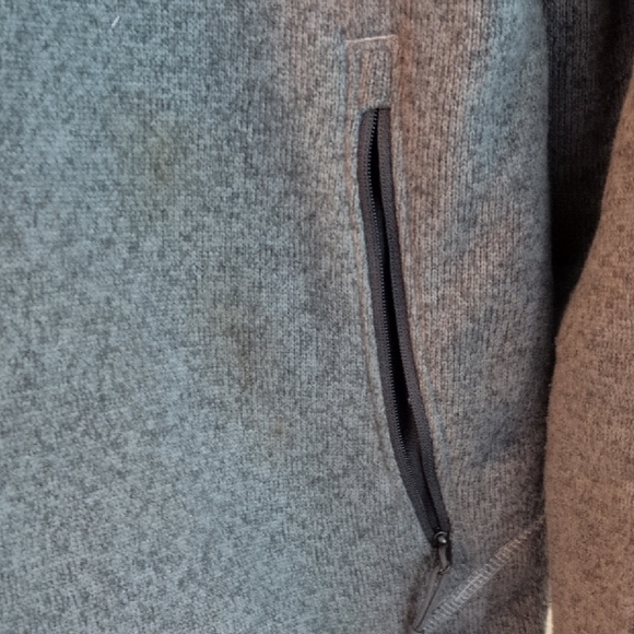 The North Face Men's Gray Zip-Up Sweater - Picture 4 of 5